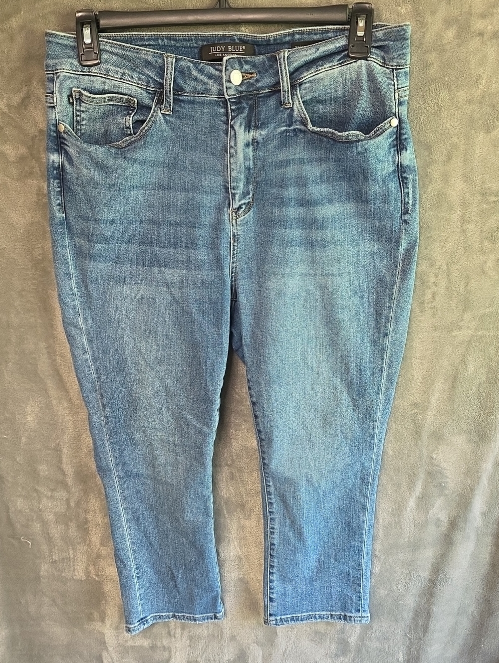 Judy Blue Medium Blue Skinny Capri Jeans